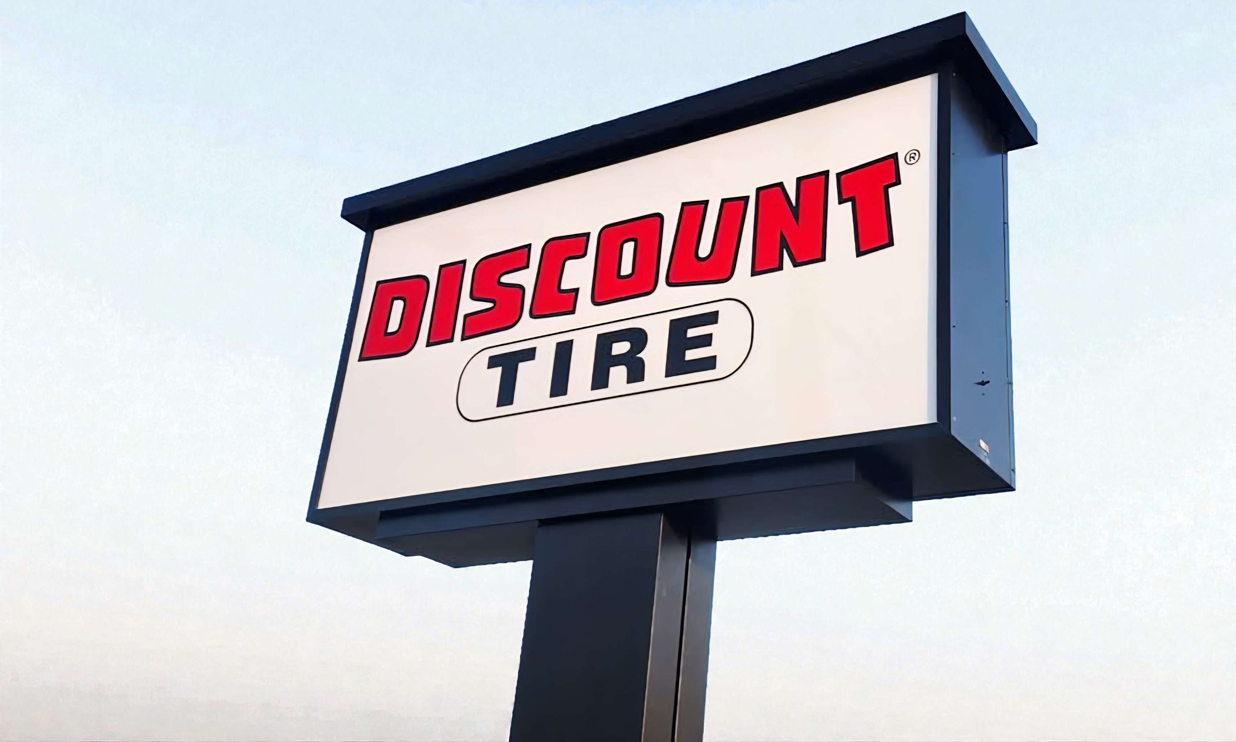 Pylon or tenant panel example